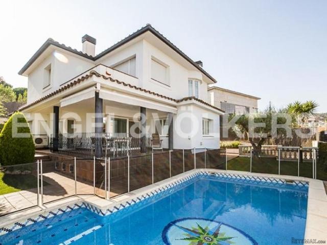 Residential area in Tiana - Costa..