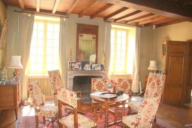 9 bedroom House For Sale: 63000.. - 2
