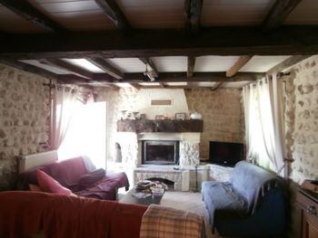 Pretty 3 Bedroom Property On Almost.. - 2
