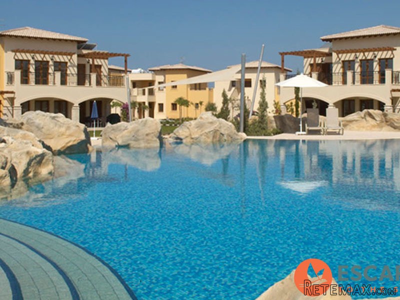 Luxury Apartment In Theseus Village