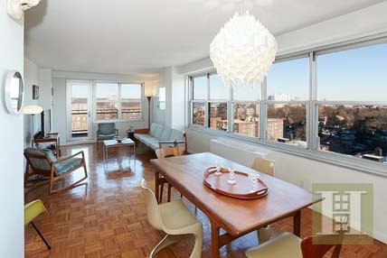 3 bedroom Apartment For Sale: 555..