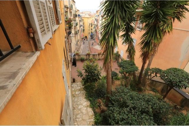 Charming two bed in Old Town