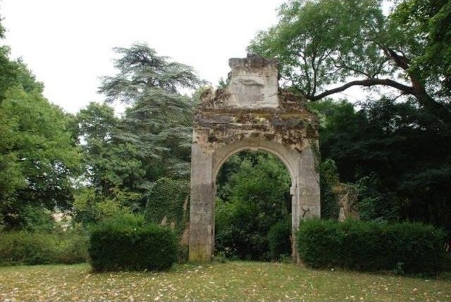 10 bedroom Castle For Sale: 41000 BLOIS - 2