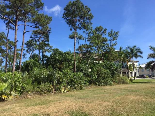 Singlefamilyvacant - Located on the..
