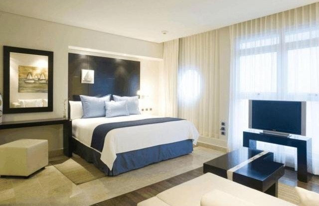 Deluxe Suite No 231, White Sands Hotel.. - 2