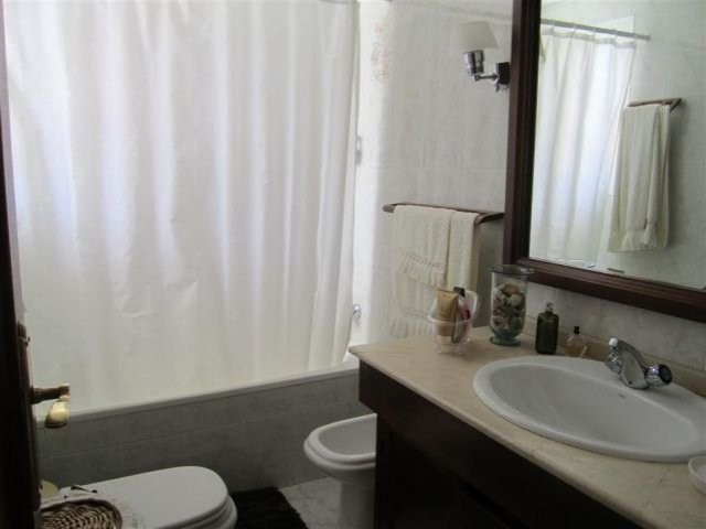 Apartment - A huge 4 bedroom, 2.. - 2