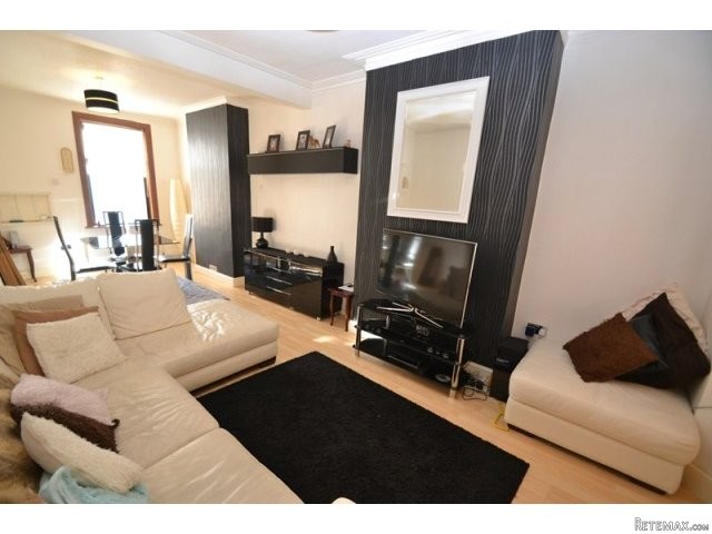 3 bedroom house in SHEERNESS - 2
