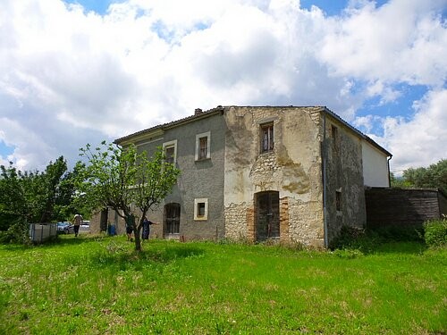 Stunning large attached property with.. - 2