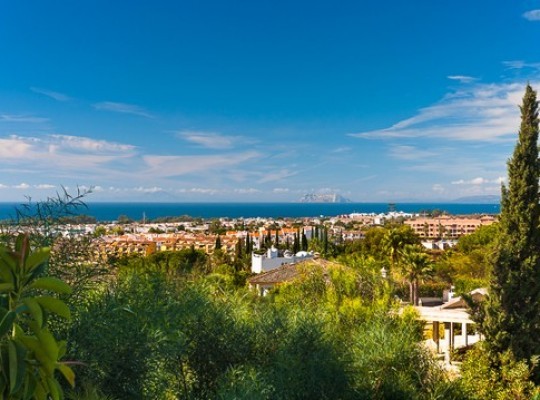 Villa for sale in El Paraiso Alto..