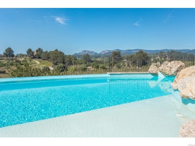 Finca mit Blick auf die Berge in Calvia