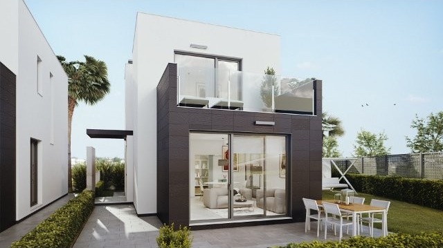 New detached villas in Punta Prima