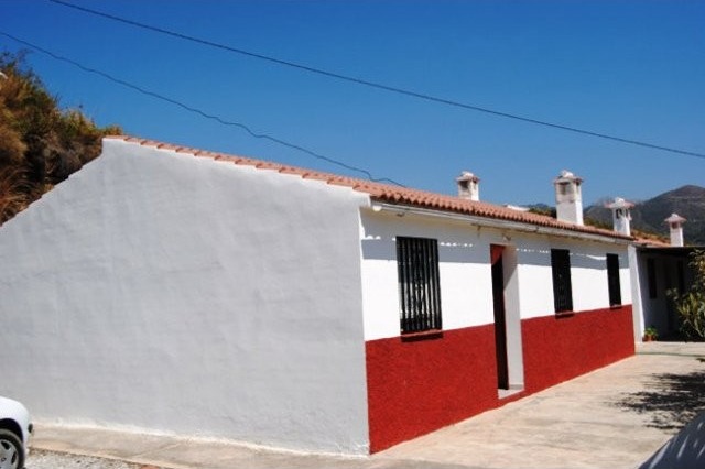 Finca for Sale in Sayalonga 142.000..