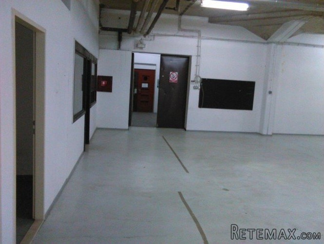Prodajem skladište 450m2 za 270.000 EUR - 2