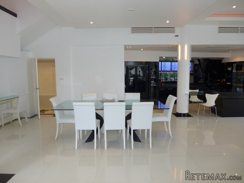Beachfront Pattaya - 6 bedroom luxury..