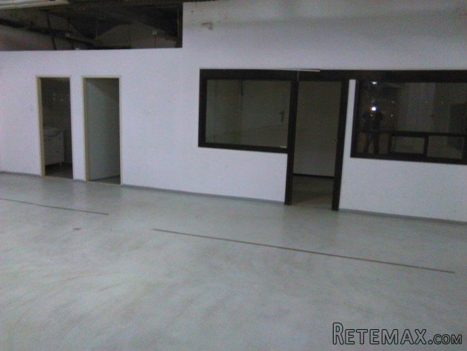 Prodajem skladište 450m2 za 270.000 EUR - 3