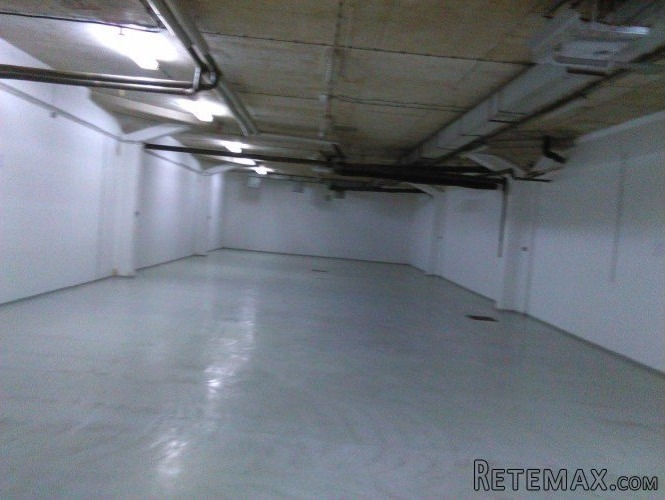 Prodajem skladište 450m2 za 270.000 EUR - 4