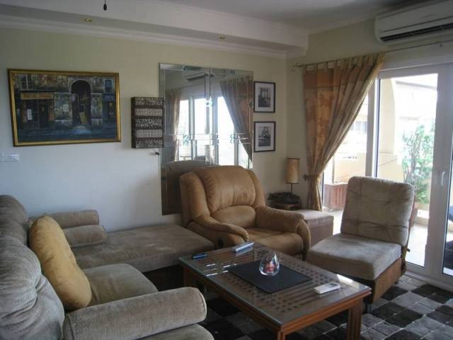 Beautiful 103 sqm apartment on Wong..