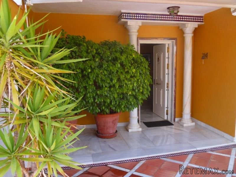 1 bedroom, 5 bathroom Villa, (build 440.. - 2