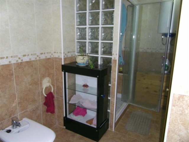 3 Bed Apartment for sale in Coin - 2