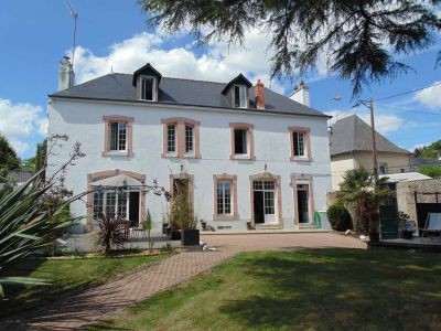 Maison Bourgoise Overlooking the Town