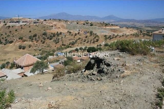 Land - A fabulous urban plot with..