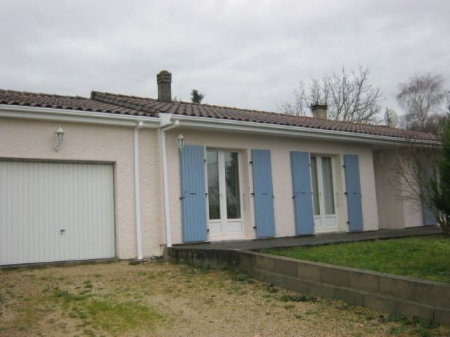 Single storey house with garage
