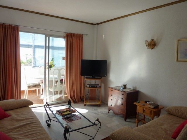 2 Bed Apartment for sale in Calahonda - 2