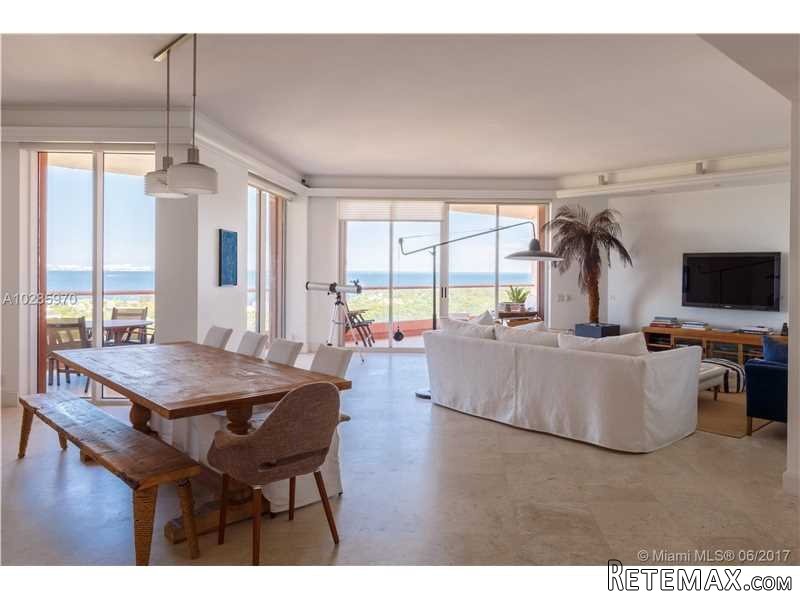 3 bedroom Flat For Sale: 10 Edgewater..