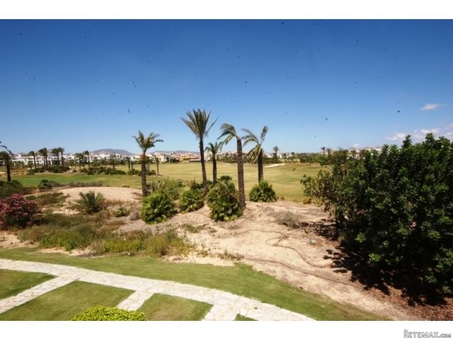 2 bedroom Apartment For Sale: 1st..