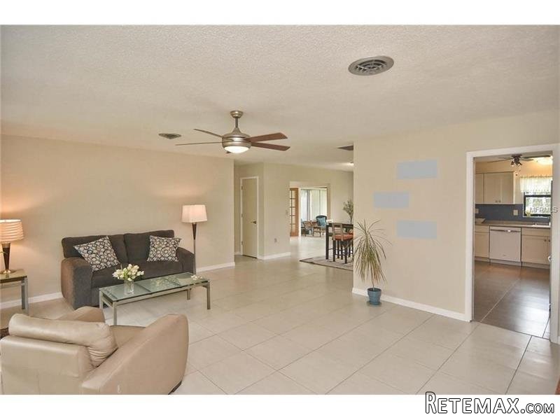 2 bedroom House For Sale: 771 Tanager.. - 2