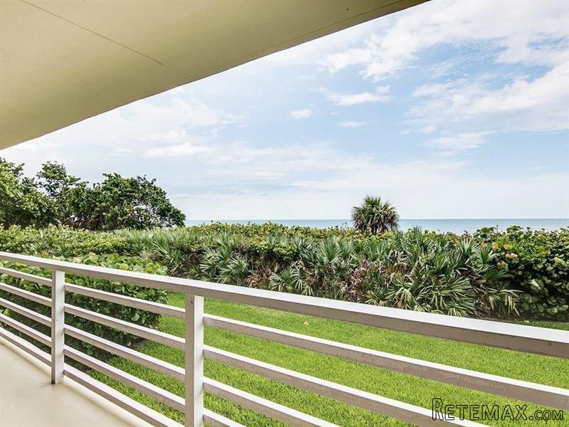 2 bedroom Flat For Sale: 5554 Highway..