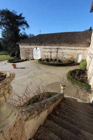10 bedroom House For Sale: 87000 LIMOGES - 2