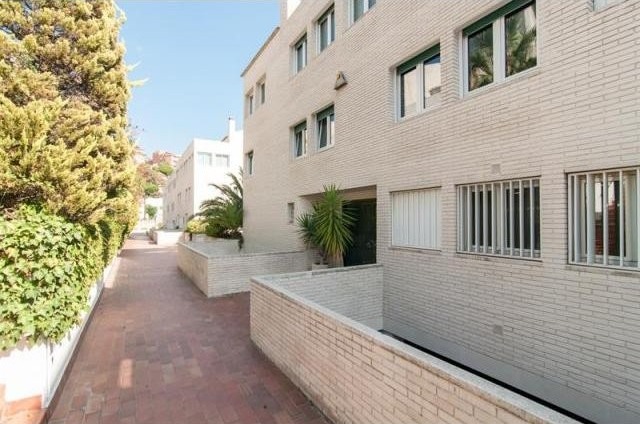 8 bedroom Terraced House For Sale:.. - 2