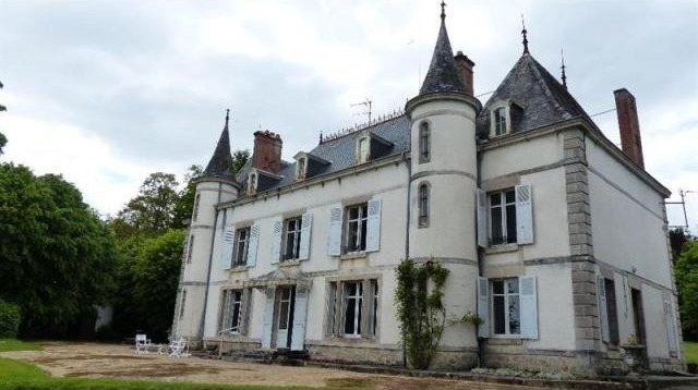 10 bedroom Castle For Sale: 87 LIMOGES