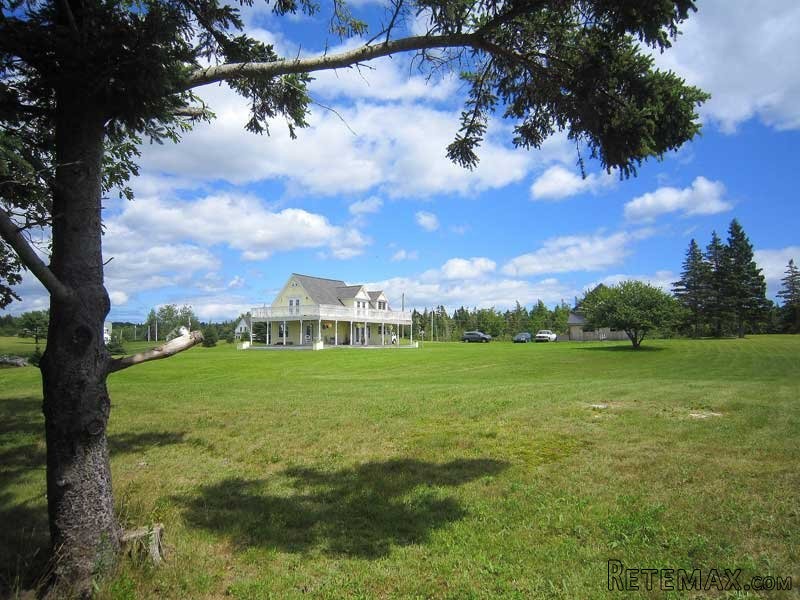 2 bedroom House For Sale: 124 Smith.. - 2