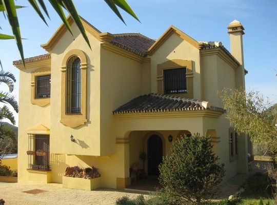 Villa for sale in Marbella Alta..