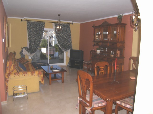 Apartment - 2 bedroom apartment.. - 2