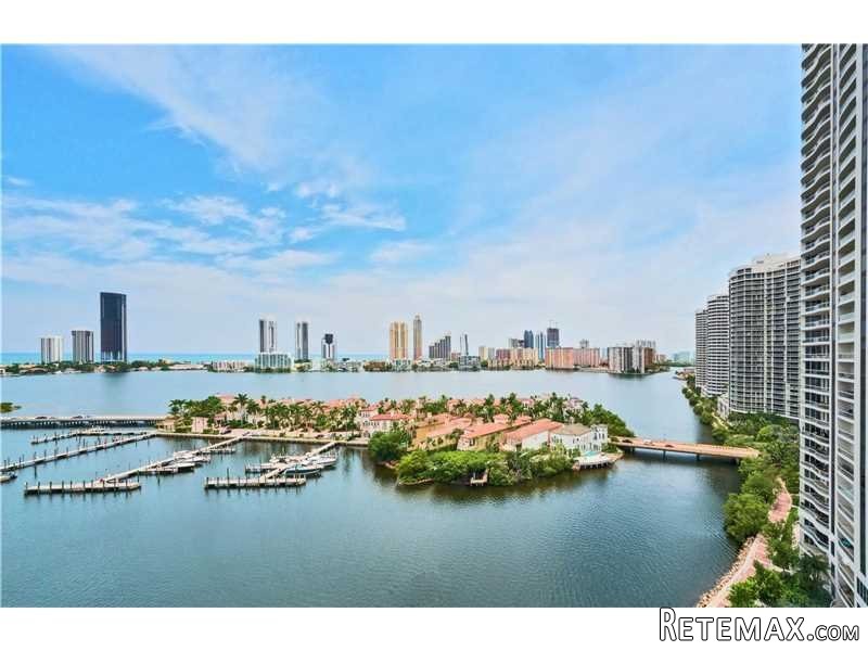 3 bedroom Flat For Sale: 7000 Island..