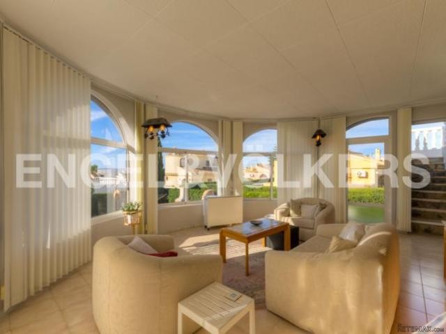 Sunny villa with large plot and lake..