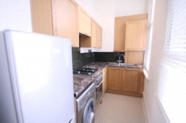 1 Bed Flat/Apartment To Let in London - 2
