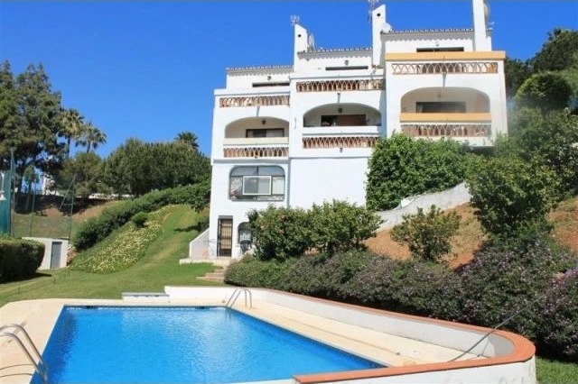 2 Bed Town House for sale in Calahonda