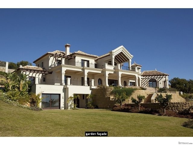 Villa for sale in Benahavis, Malaga..