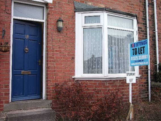 3 Bedroom Terraced House, Lowes Barn..