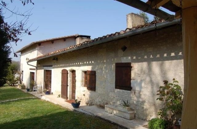 5 bedroom Longere For Sale: 16210..