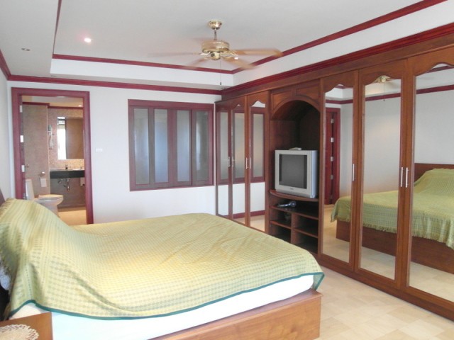 Top floor, top location 1-bedroom.. - 2