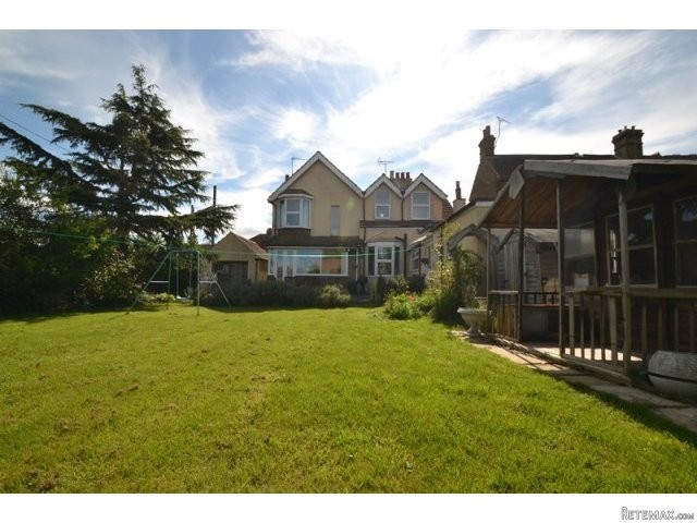 4 bedroom house in Minster On Sea..