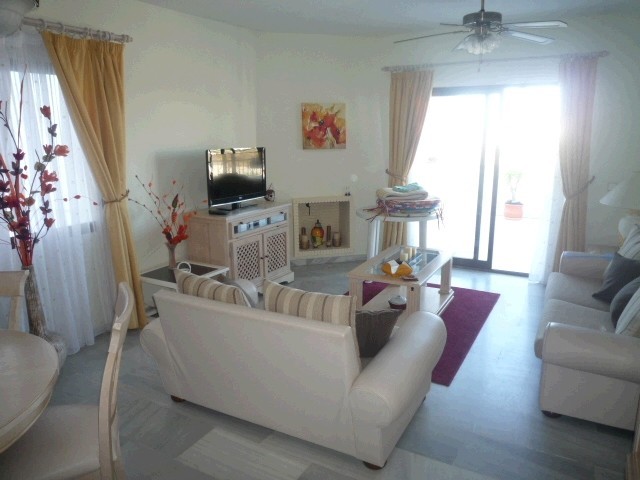 2 Bed Apartment for sale in Calahonda - 2