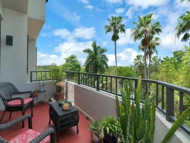2 bedroom Flat For Sale: 151 CRANDON BL.. - 2