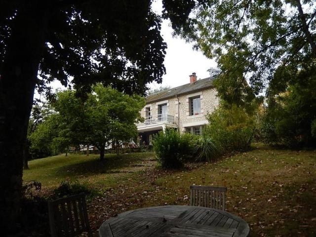 5 bedroom Villa For Sale: 79000 NIORT