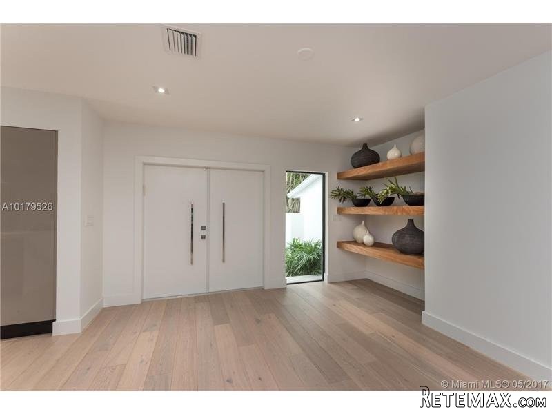 4 bedroom House For Sale: 3751 Kent Ct - 2